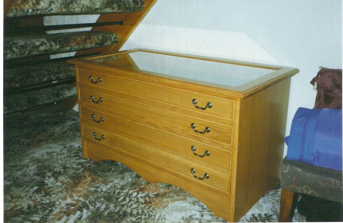 Oak Display Chest